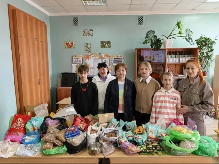 В нашей школе прошла очередная, уже ставшая доброй традицией, акция помощи приюту для животных «Дина».
